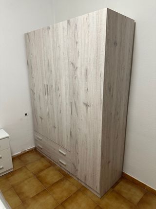 Armario de madera