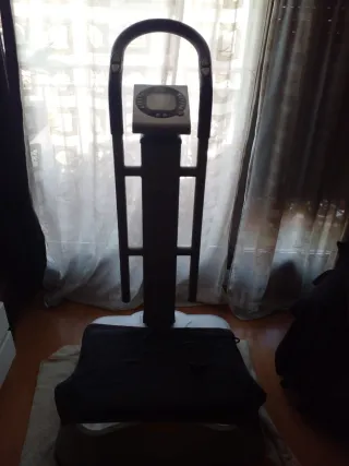 Máquina de ejercicio vibratoria