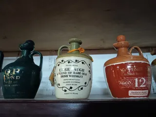 Botella de cerámica whisky (vacías)