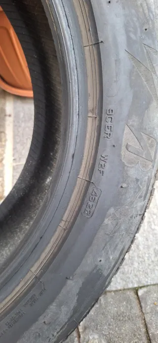 2 Gomme Invernali Bridgestone 215/60 R17