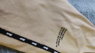 Pantalón chándal Pull&Bear mujer beige