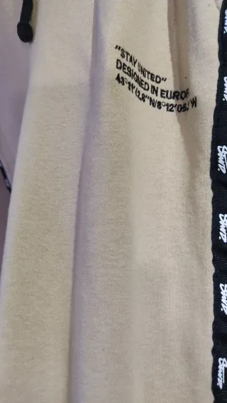 Pantalón chándal Pull&Bear mujer beige