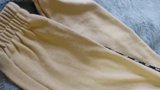 Pantalón chándal Pull&Bear mujer beige