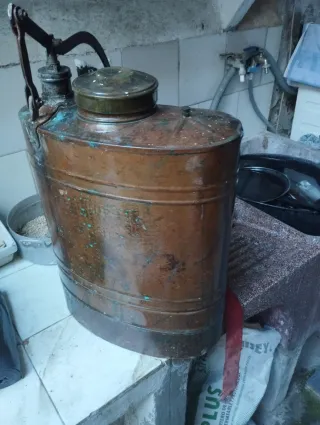 Fumigadora de cobre antigua