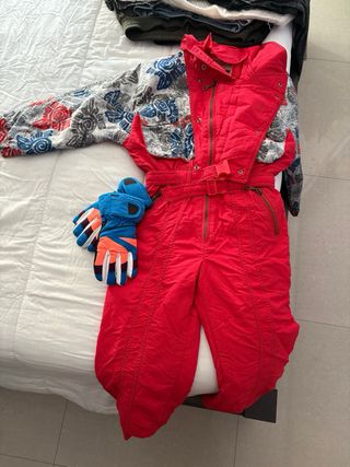 Traje de nieve morado y rojo diferentes tallas