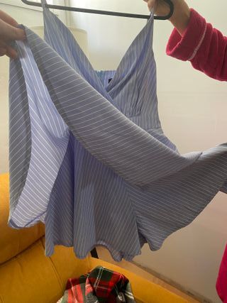 Vestido de verano. Con pantalones cortos debajo.