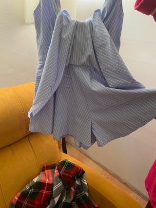 Vestido de verano. Con pantalones cortos debajo.