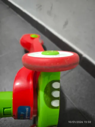 Patinete infantil dragón verde y rojo