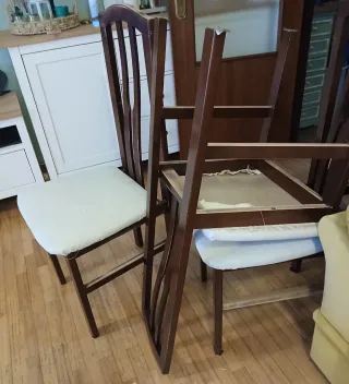 Mesa extensible cristal y madera + 4 sillas