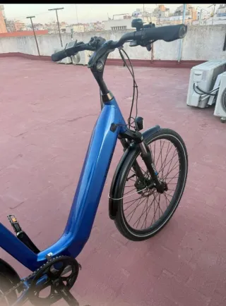 Bicicleta Eléctrica Azul Casi Nueva