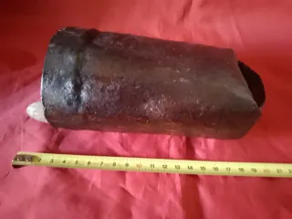 Cencerro antiguo de metal