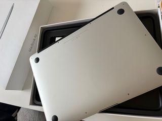 MacBook Air Plata I5 128 Gb, 8RAM, 13 pulgadas