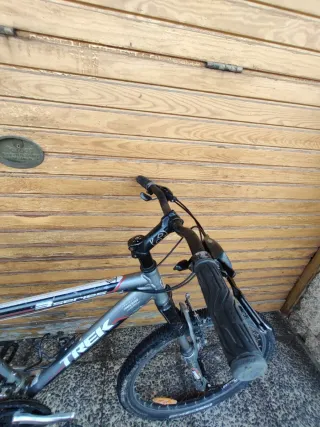 Bicicleta de Montaña color plara se vende todavia