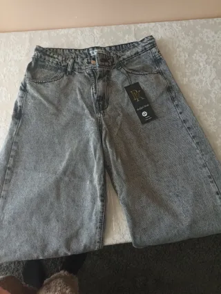 Pantalón ancho gris talla 42 sin estrenar