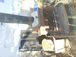 Chimenea de leña antigua