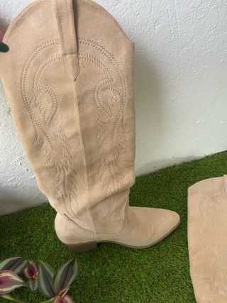 Botas altas beige de ante