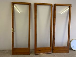 Conjunto 3 puertas madera maciza con cristal