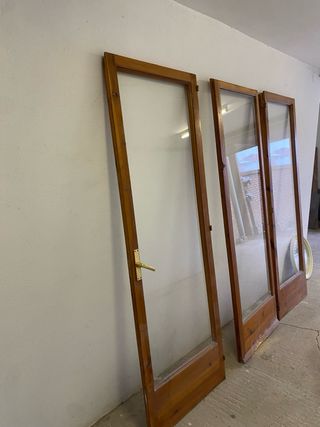 Conjunto 3 puertas madera maciza con cristal