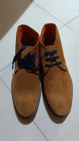 Botines de ante marrón