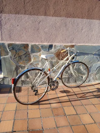 Bici Paseo Vintage Peugeot con Inflador. Dispoe de