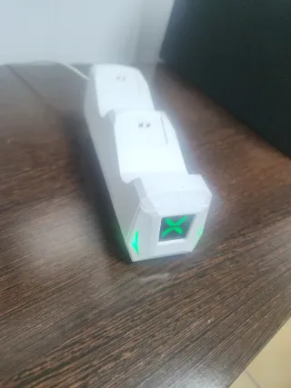 Xbox Serie S Digital con dos mandos, auriculares