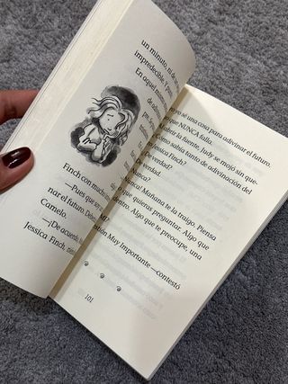 JUDY MOODY ADIVINA EL FUTURO NR+ (Spanish Edition)