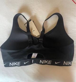 Sujetador deportivo Nike negro sin estrenar