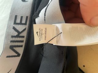 Sujetador deportivo Nike negro sin estrenar