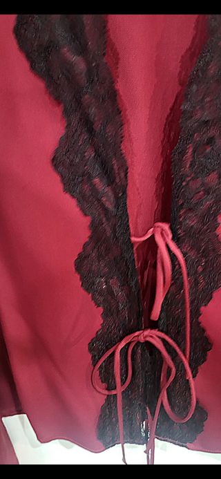 Blusa Zara encaje roja y negra talla S