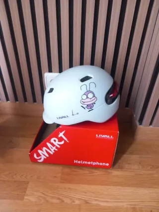 Casco LIVALL con dibujo de trances y barrancas