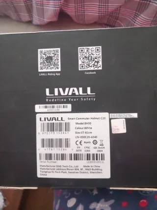 Casco LIVALL con dibujo de trances y barrancas