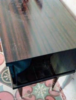 Mesilla antigua clásica de madera