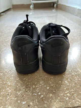 Nike Air Force 1 Negras