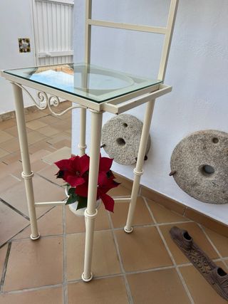 Palanganero de hierro beige con espejo