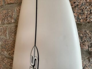 Tabla de surf Lorenzo Shape + funda y accesorios