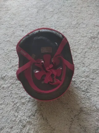 Casco rosa para patinete, bici, skate