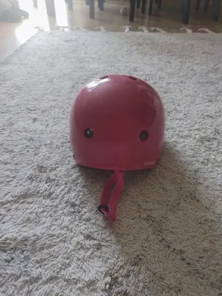 Casco rosa para patinete, bici, skate