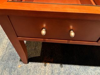 Mesa centro madera cerezo y cristal