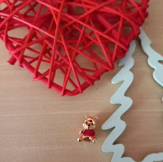 Colgantes Winnie de Pooh Disney Dorado y Rojo