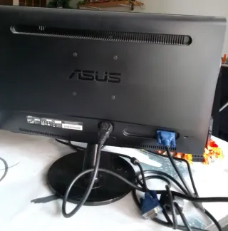 Pantalla Asus 19" VGA + TV OKI 19" HDMI