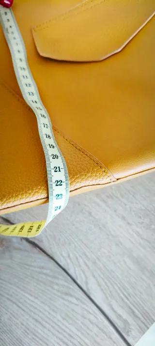 Bolso piel granulada color mostaza