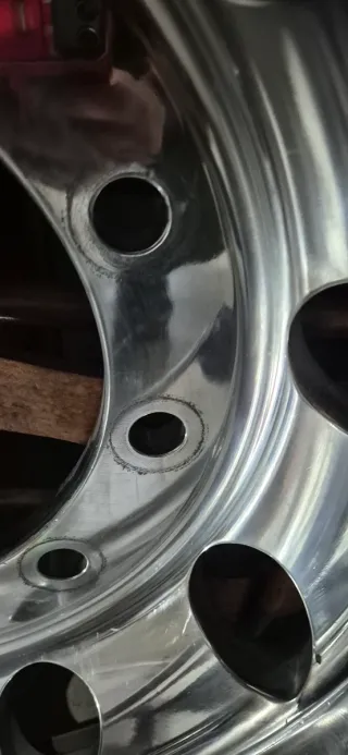 Llanta Camión Aluminio Pulido marca alcoa