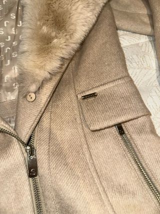 Abrigo Salsa Beige con Cuello Pelo Sintético