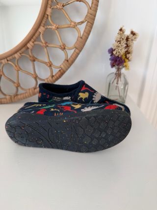 Zapatillas casa dinosaurios T.30
