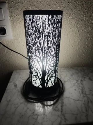 Lámpara de mesa diseño árbol