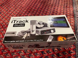 Focusrite iTrack Studio Interfaccia+Microfono+Auricolari