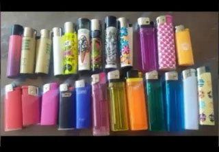 Conjunto di accendini Clipper, Bic e altro