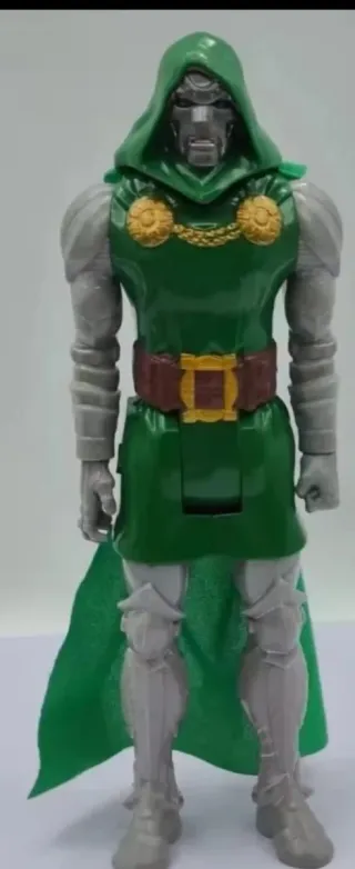 Figura Doctor Muerte Marvel Grande