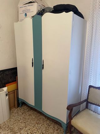 Muebles restaurados para habitación