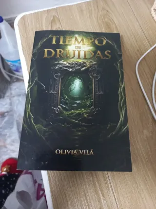 Tiempo de druidas: Una novela de fantasía, acci...
